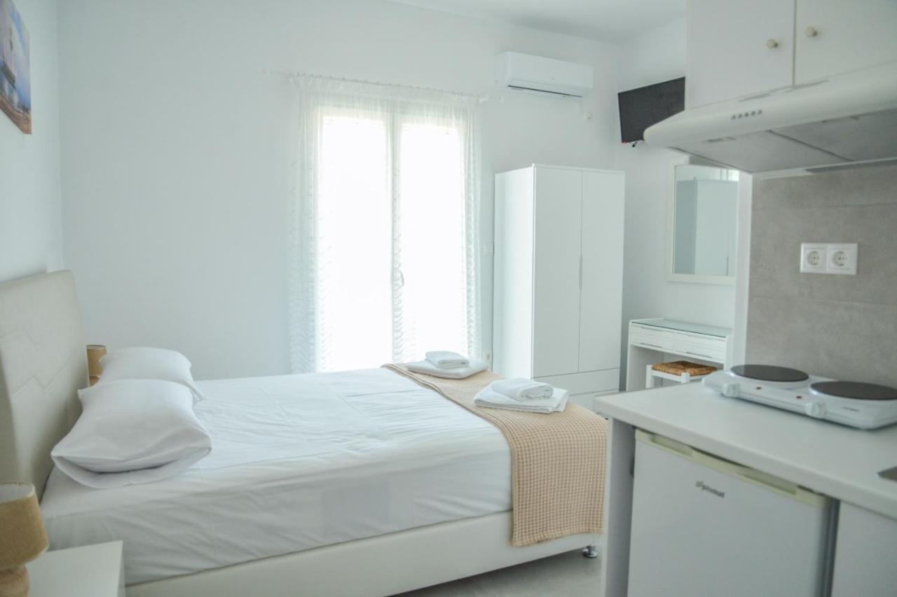 Zeras Apartments Adamantas  Bagian luar foto