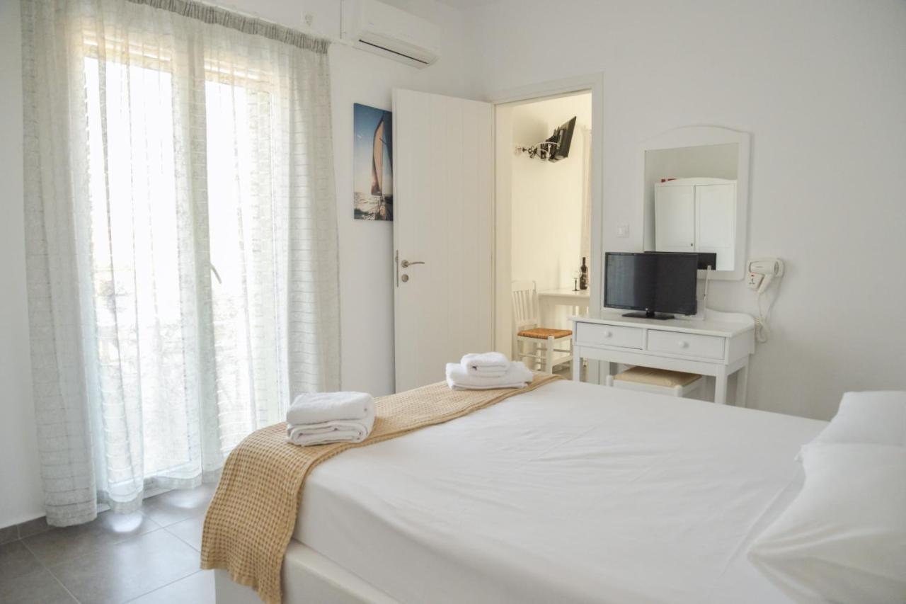Zeras Apartments Adamantas  Bagian luar foto