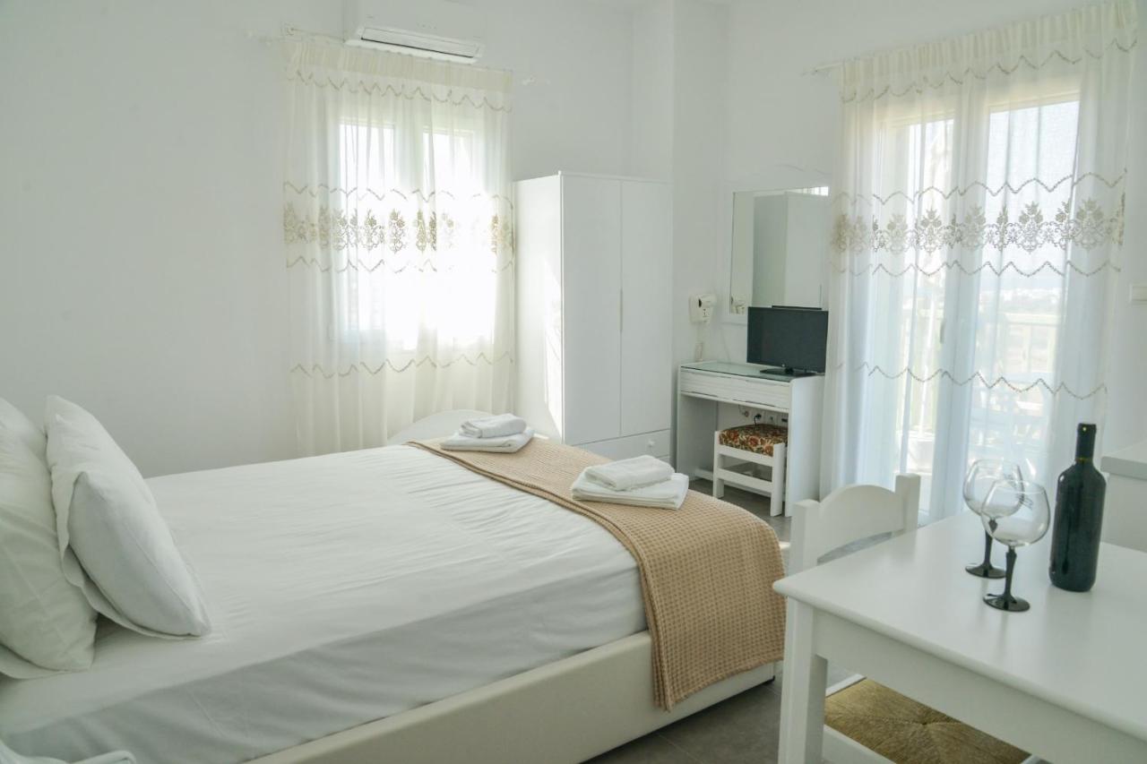 Zeras Apartments Adamantas  Bagian luar foto