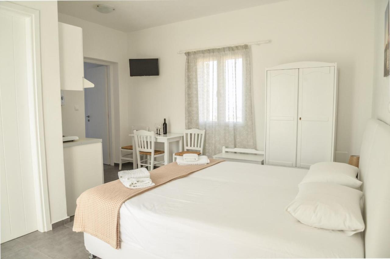 Zeras Apartments Adamantas  Bagian luar foto