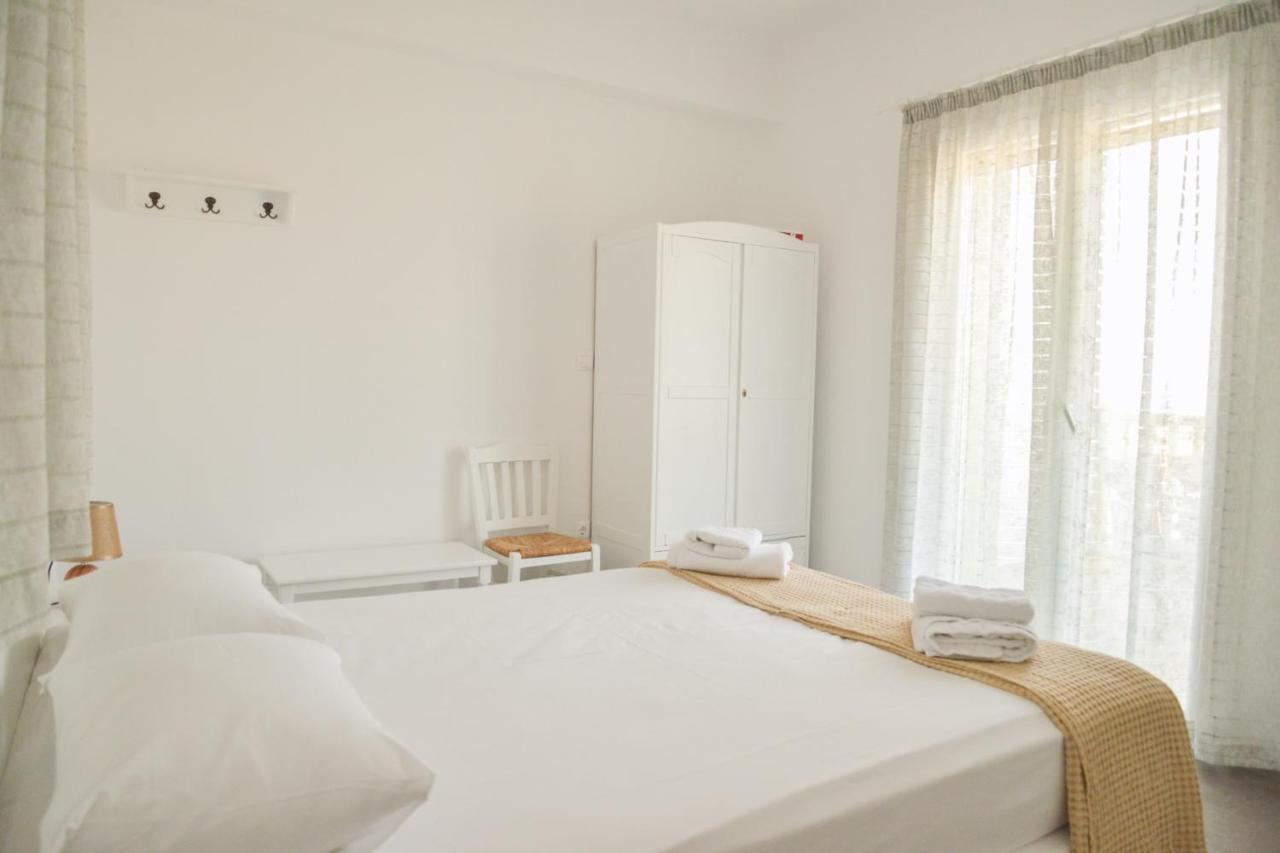 Zeras Apartments Adamantas  Bagian luar foto