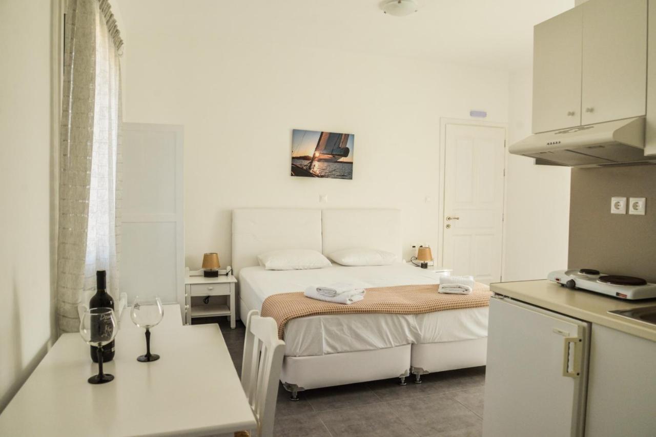 Zeras Apartments Adamantas  Bagian luar foto