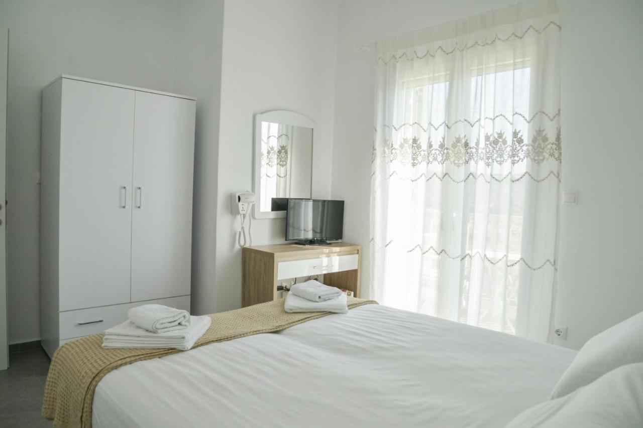 Zeras Apartments Adamantas  Bagian luar foto