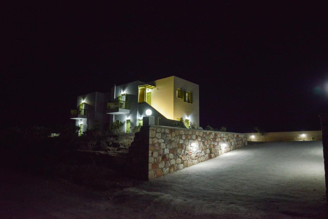 Zeras Apartments Adamantas  Bagian luar foto