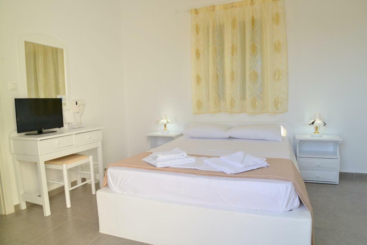 Zeras Apartments Adamantas  Bagian luar foto