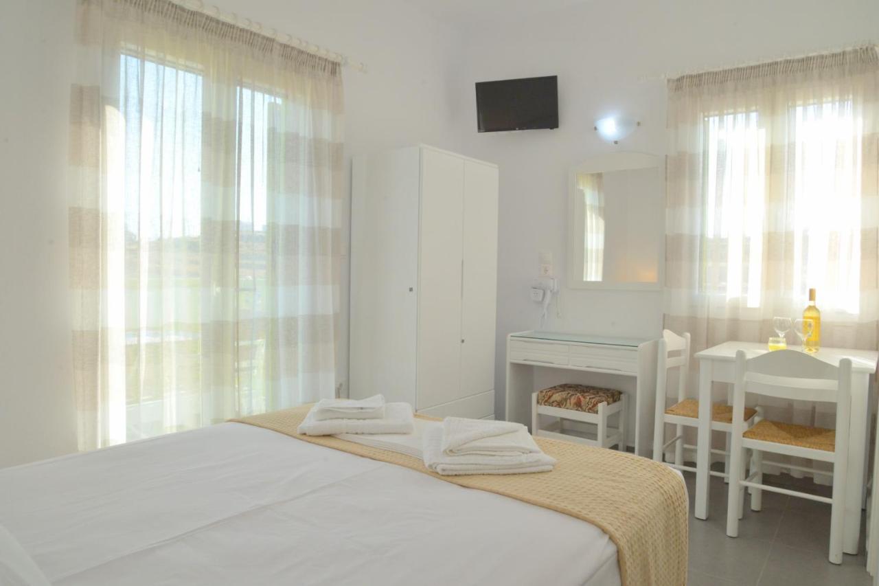 Zeras Apartments Adamantas  Bagian luar foto