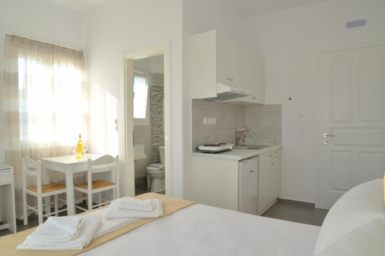 Zeras Apartments Adamantas  Bagian luar foto